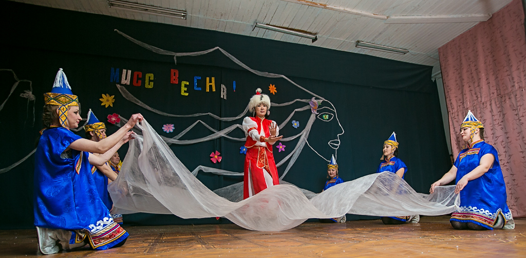 Конкурс красоты в ИК-7 , Фото с места события собственное