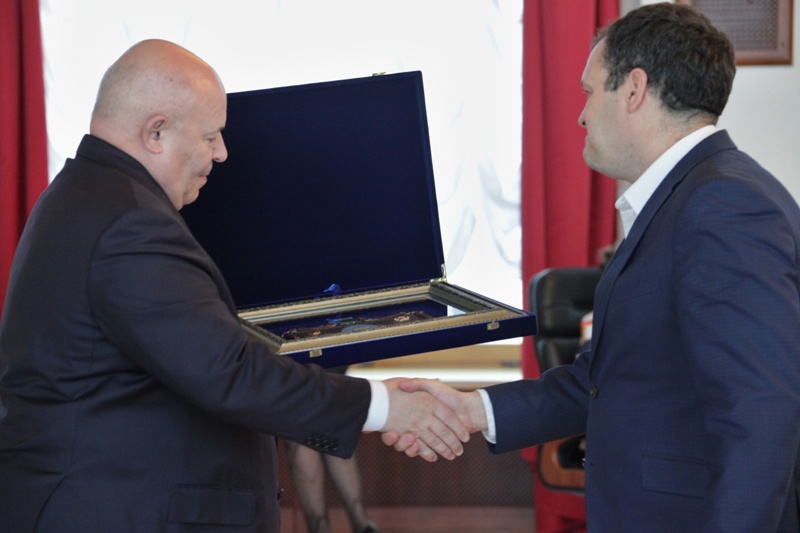 Спикер парламента ЕАО вручил награды депутатам и представителям общественных организаций, Фото с места события из других источников