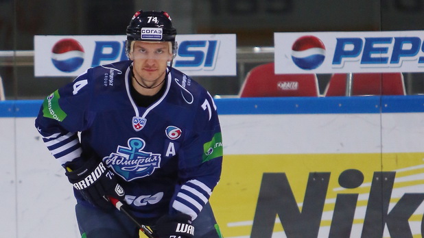 Артем Тернавский стал пятым игроком в Лиге количеству штрафных минут, Фото с места события из других источников