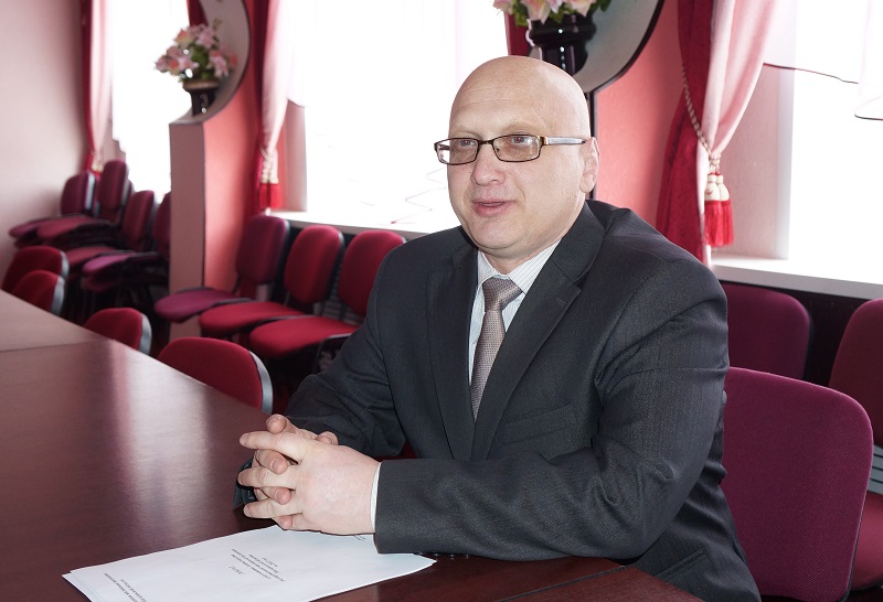 Руководитель государственной жилищной инспекции Магаданской области Владимир Гундорин, Фото с места события собственное