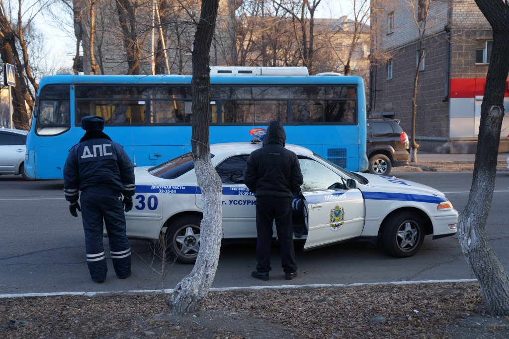 Сотрудники ДПС на месте аварии Оксана Недбайло, РИА PrimaMedia