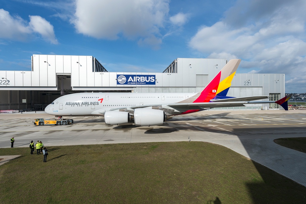 Аэробус А380 предоставлено компанией Asiana Airlines