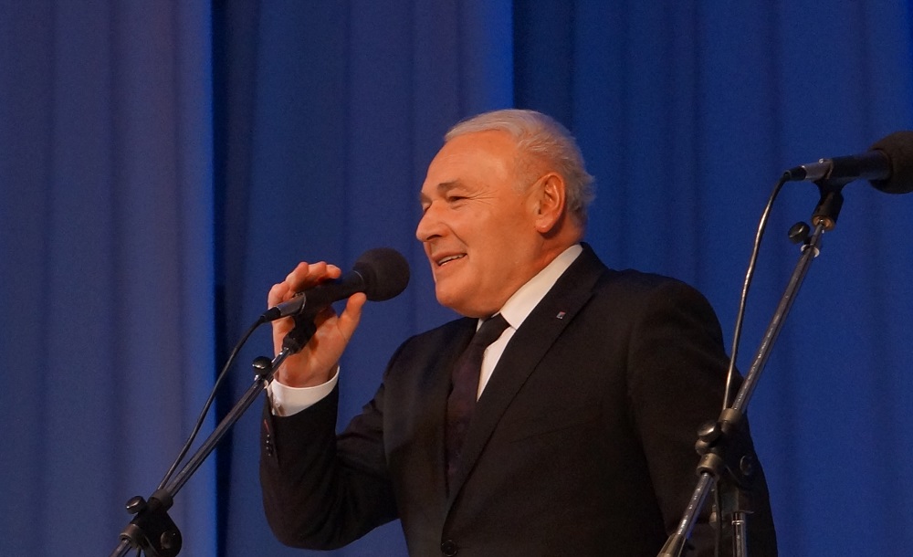 Губернатор Магаданской области Владимир Печеный, Фото с места события собственное