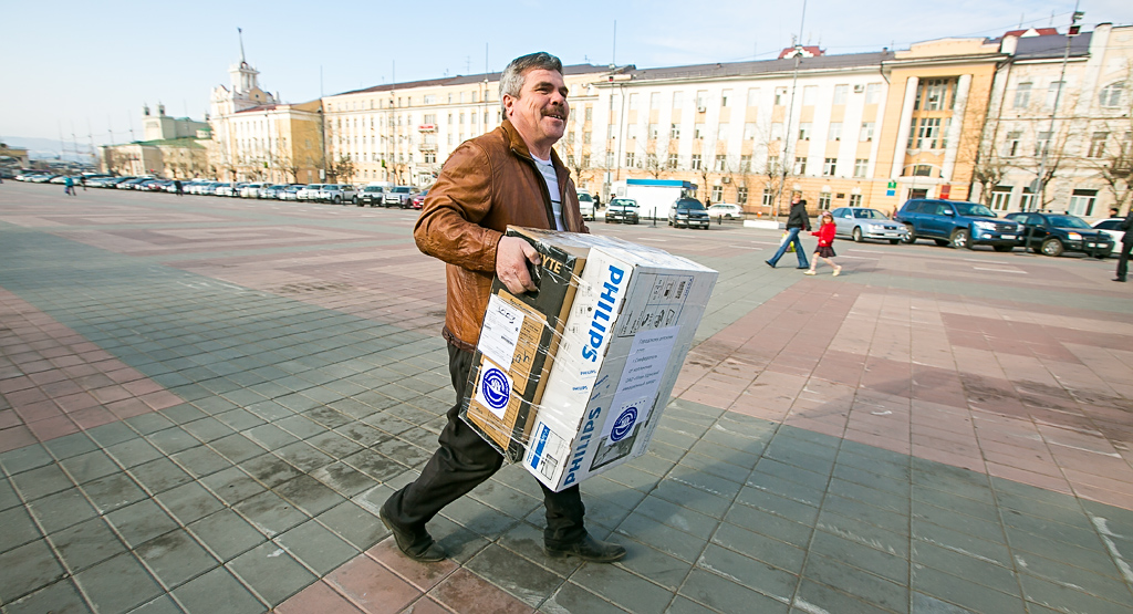 Два подарочных автогрузовика в подарок Крыму от Читинцев, Фото с места события собственное