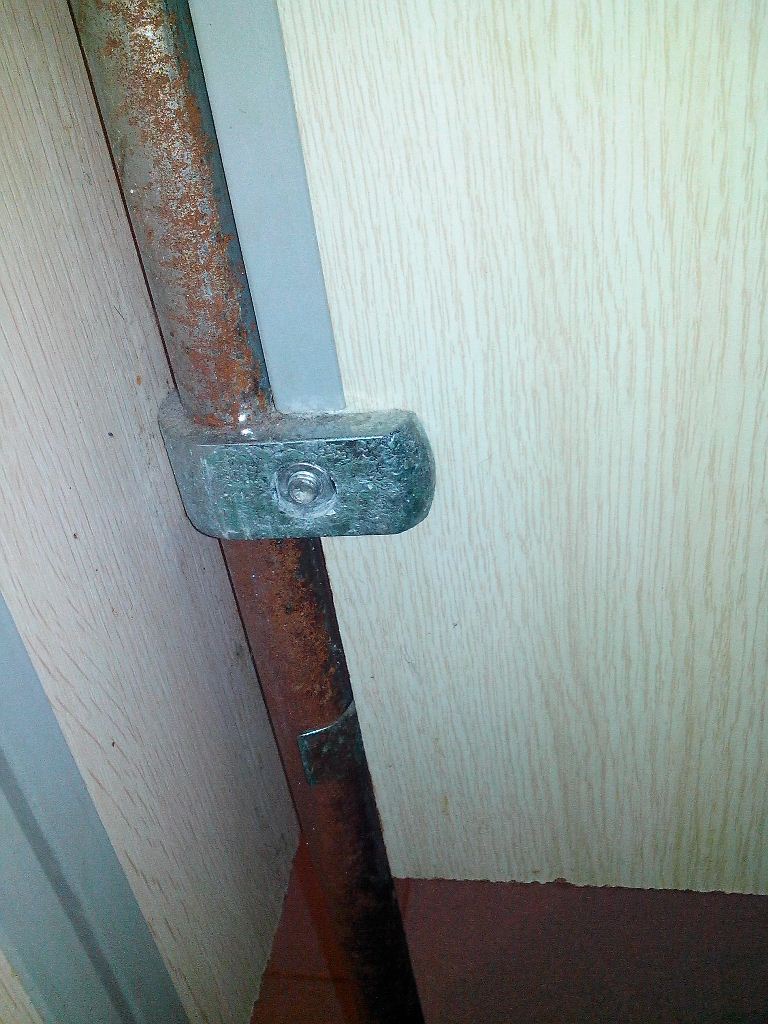 Конструкция проржавела практически сразу, Фото с места события собственное