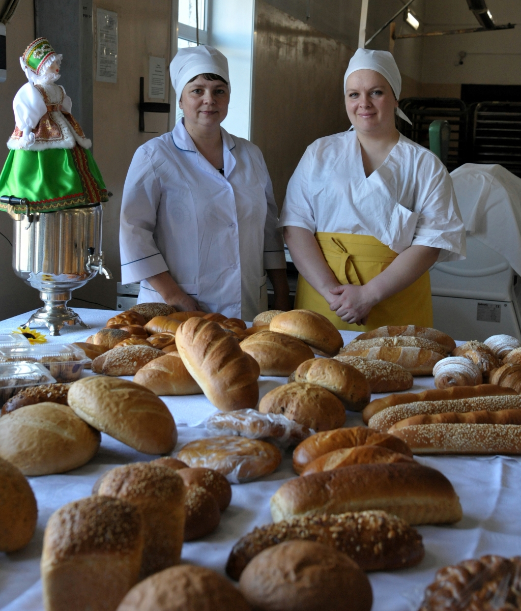 Своя продукция, Фото с места события собственное