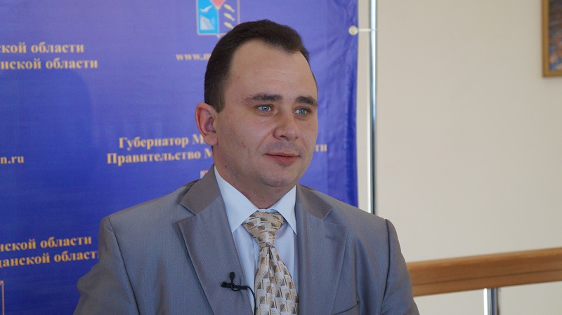 Денис Павлик, руководитель управления по делам молодежи , Фото с места события собственное