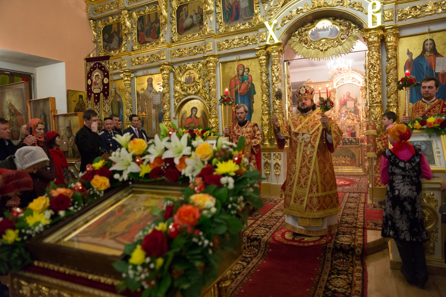 Пасхальное богослужение в Якутске  Сайт Якутской епархии