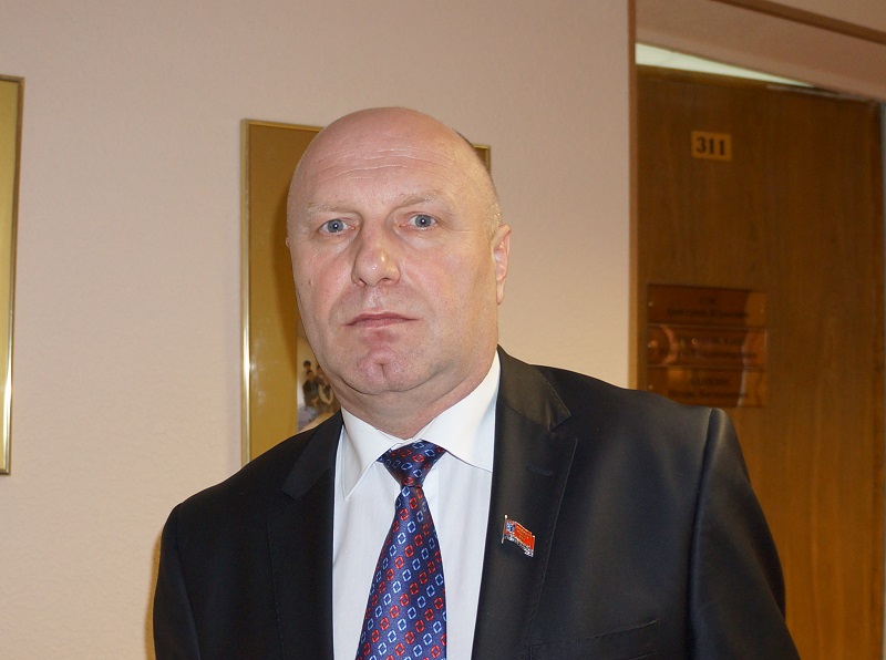 Депутат Магаданской областной думы Александр Басанский, Фото с места события собственное