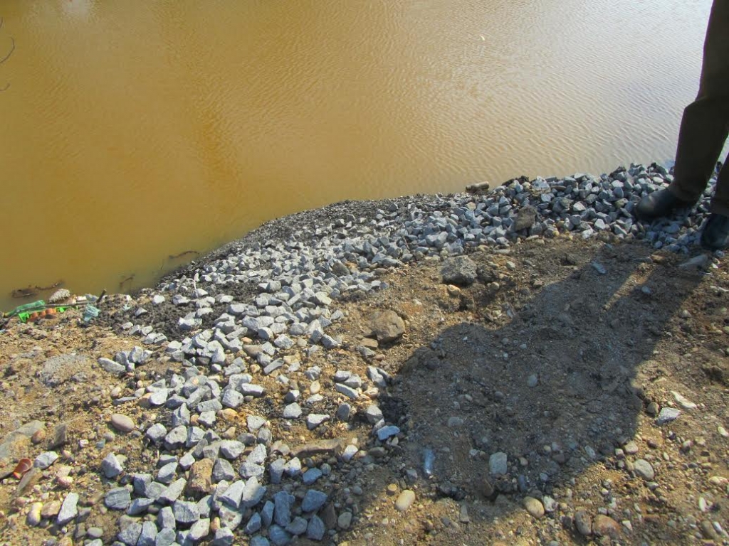 Озеро засыпано грунтом, Фото с места события из других источников