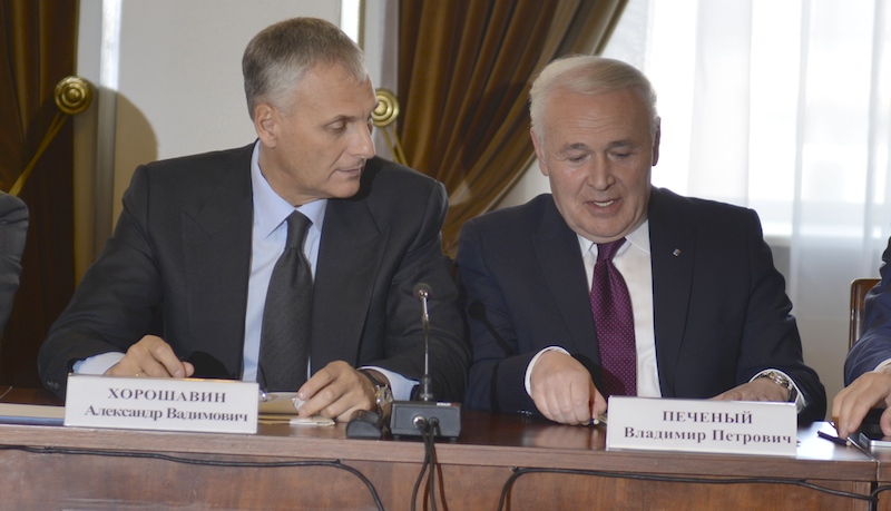 Губернатор Колымы Владимир Печеный и губернатор Сахалинской области Александр Хорошавин, Фото с места события собственное