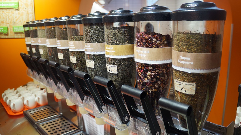 Здесь представлено 10 видов различного чая, Фото с места события собственное