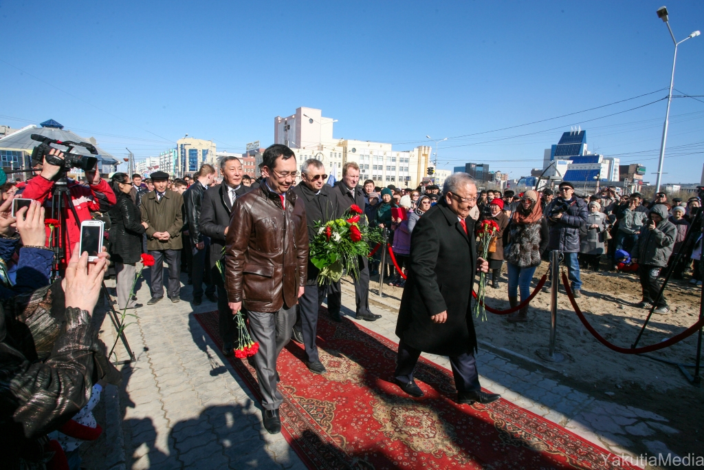 Памятник Исидору Барахову открыли в Якутске, Фото с места события собственное