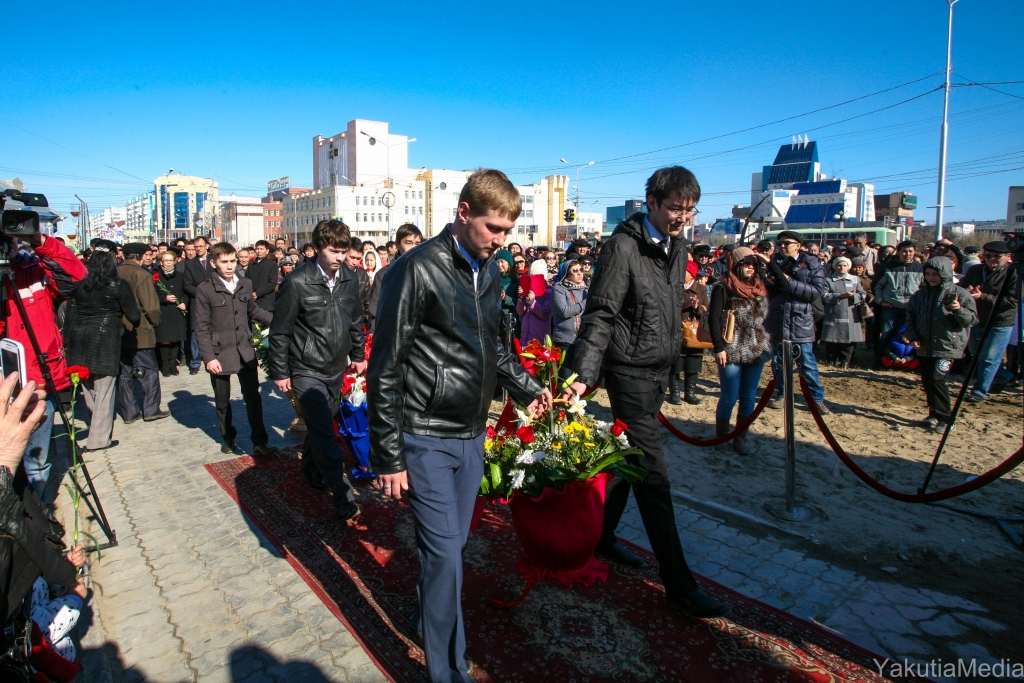 Памятник Исидору Барахову открыли в Якутске, Фото с места события собственное