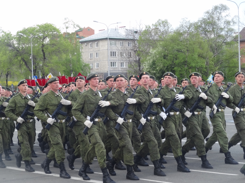 Край военно. Уссурийск военные части мотострелковая. Уссурийск армия Мотострелковые войска. Уссурийск репетиция парада. Уссурийск Мотострелковые войска.