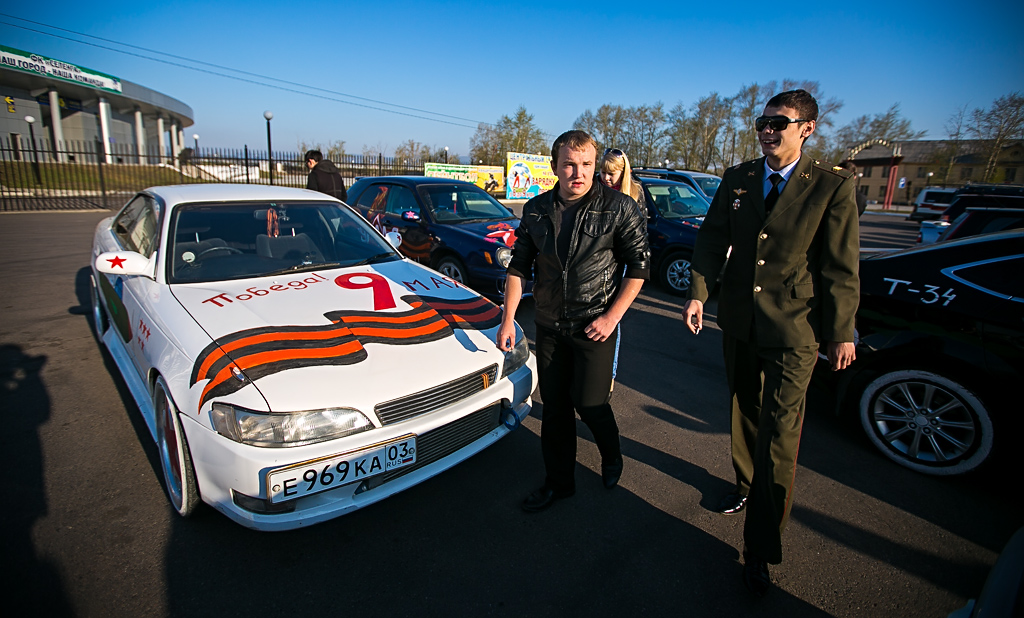 Автомобилисты раскрасили свои автомобили к Дню Победы, Фото с места события собственное