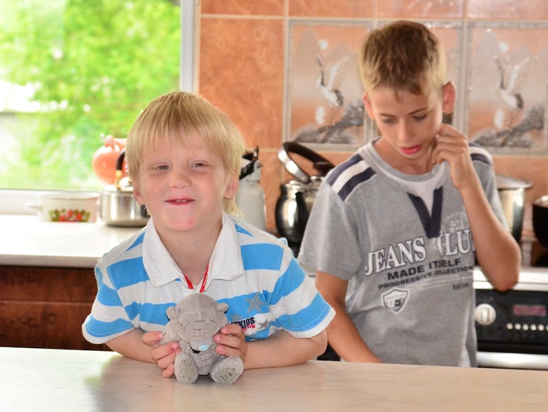 Артем и Тарас , Фото с места события из других источников