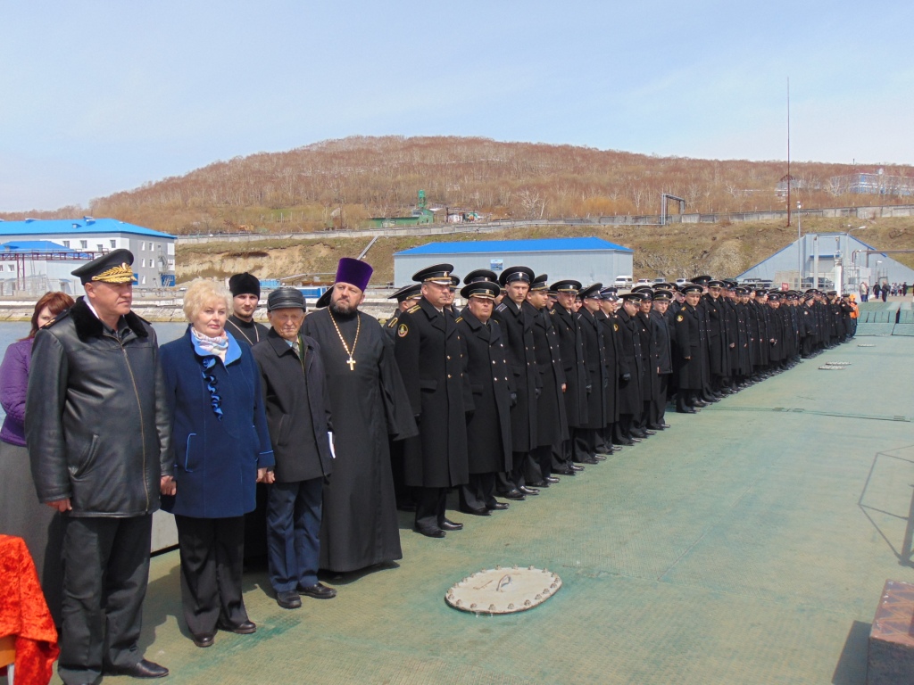 Торжественная встреча крейсера на базе, Фото с места события из других источников