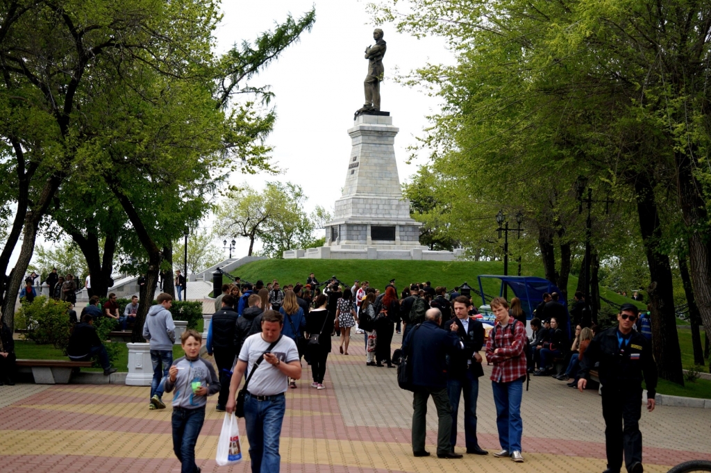 "Осторожно, "плохие птицы!" - такой флешмоб прошел в Хабаровске в ответ на гей-акцию, Фото с места события собственное