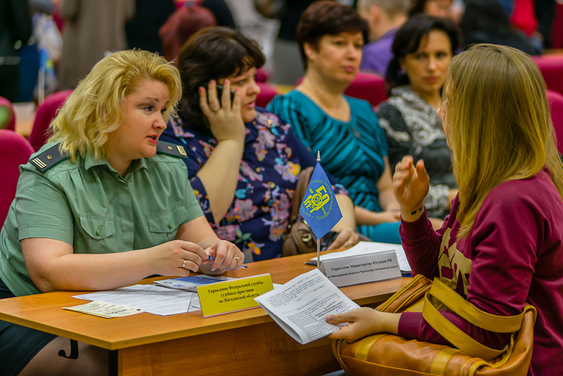 Студенты могли выбирать между частными и государственными компаниями, Фото с места события собственное