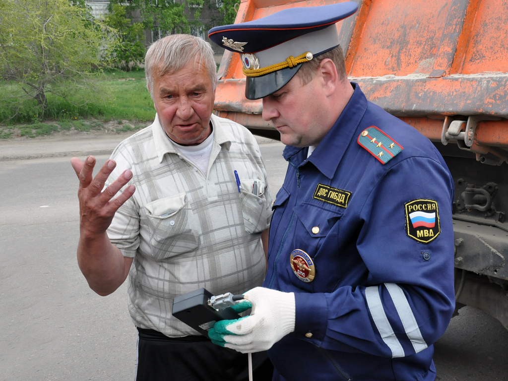 На дымность и токсичность проверили выхлопные газы автомобилей в Иркутске -  IrkutskMedia.ru