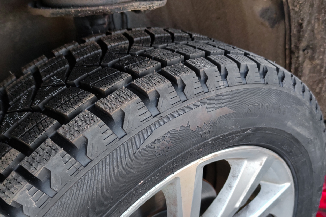 Признаки, которые сигнализируют о необходимости замены автомобильных шин Илья Аверьянов, ИА PrimaMedia