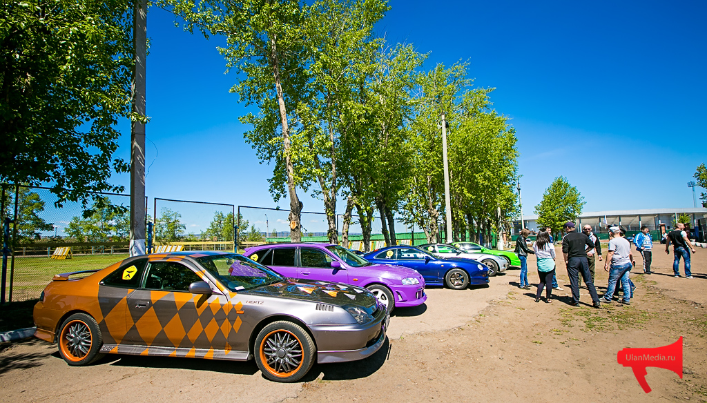 Дрифт-битва состоялась на стадионе "Спартак" в Улан-Удэ вчера, 25 мая, Фото с места события собственное