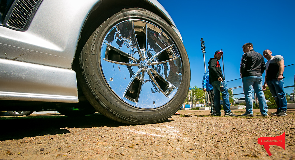 Дрифт-битва состоялась на стадионе "Спартак" в Улан-Удэ вчера, 25 мая, Фото с места события собственное