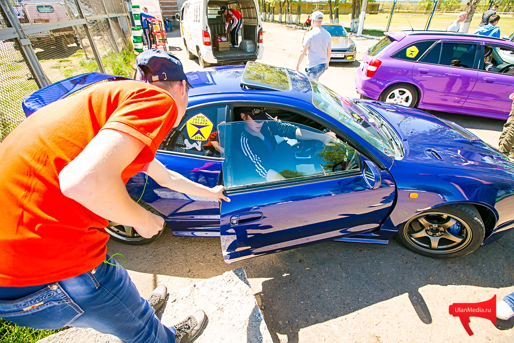 Дрифт-битва состоялась на стадионе "Спартак" в Улан-Удэ вчера, 25 мая, Фото с места события собственное