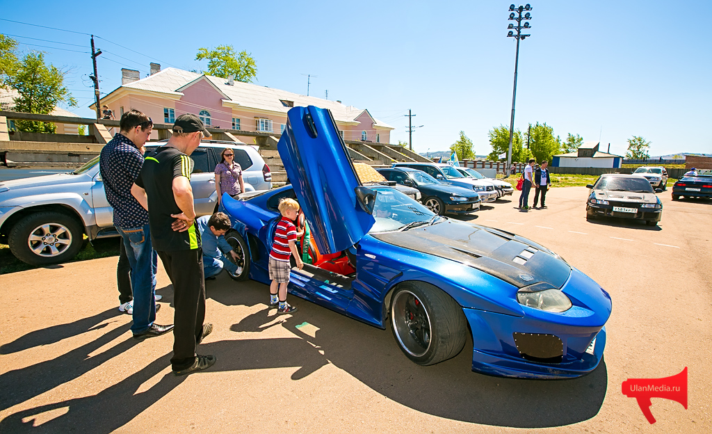 Дрифт-битва состоялась на стадионе "Спартак" в Улан-Удэ вчера, 25 мая, Фото с места события собственное