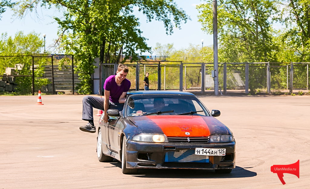 Дрифт-битва состоялась на стадионе "Спартак" в Улан-Удэ вчера, 25 мая, Фото с места события собственное