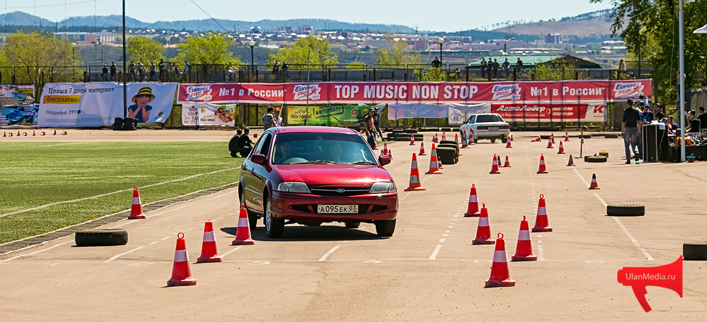 Дрифт-битва состоялась на стадионе "Спартак" в Улан-Удэ вчера, 25 мая, Фото с места события собственное