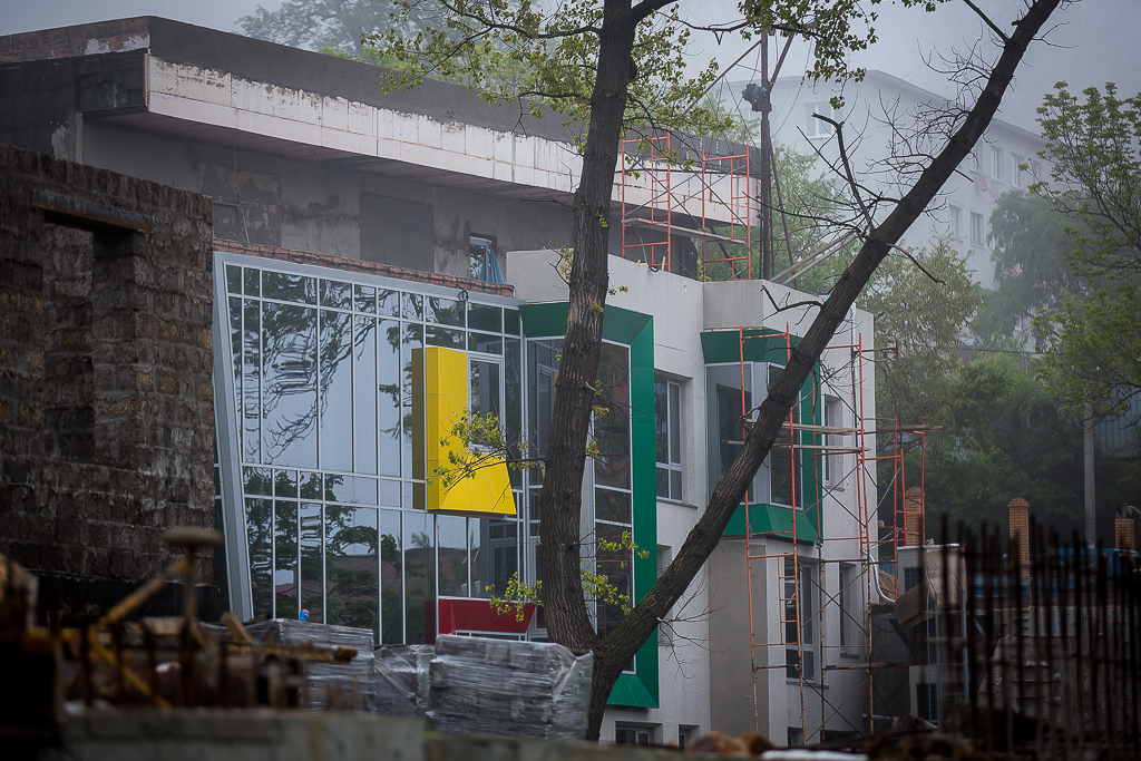 Здание будущего иностранного посольства, Фото с места события собственное