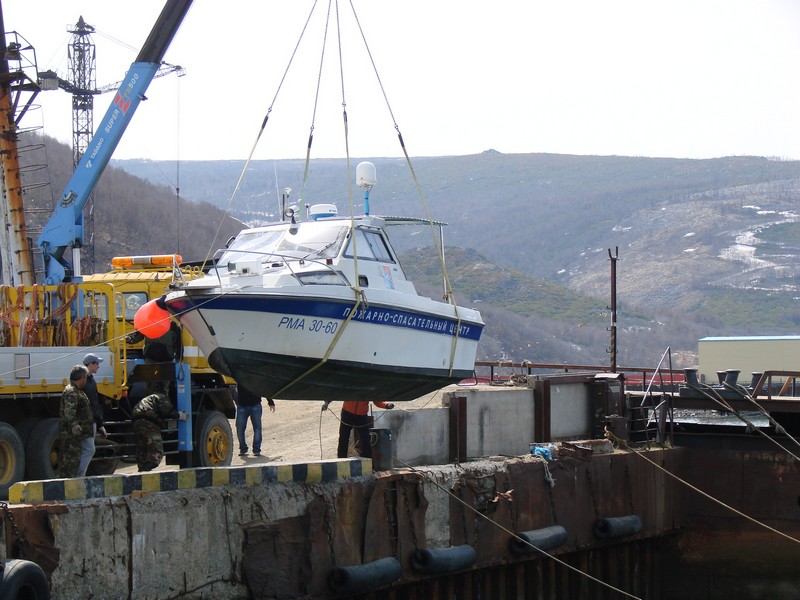 Плавсредство предназначено для ведения поисково-спасательных операций, Фото с места события из других источников