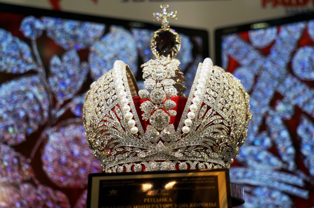 "Золотая Русь" сделала хабаровчанам подарок в виде уникального экспоната, Фото с места события собственное