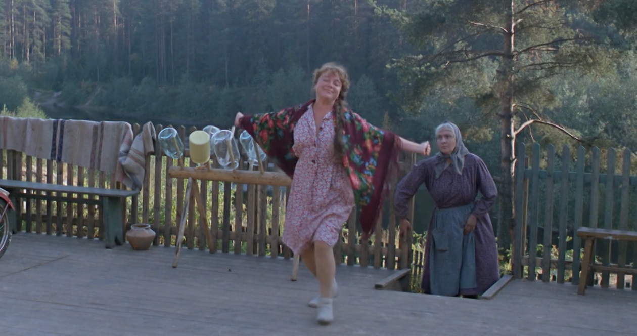 Угадайте фильм СССР по весенним улицам - 5 кадров кадр из фильма &quotЛюбовь и голуби&quot (12+)