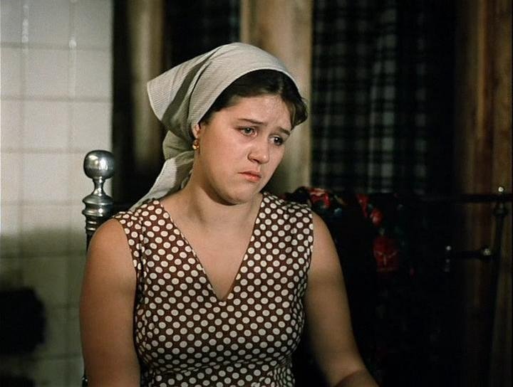 Почему Людка сбежала от мужа - в фильме об этом ни слова Кадр из фильма (12+)