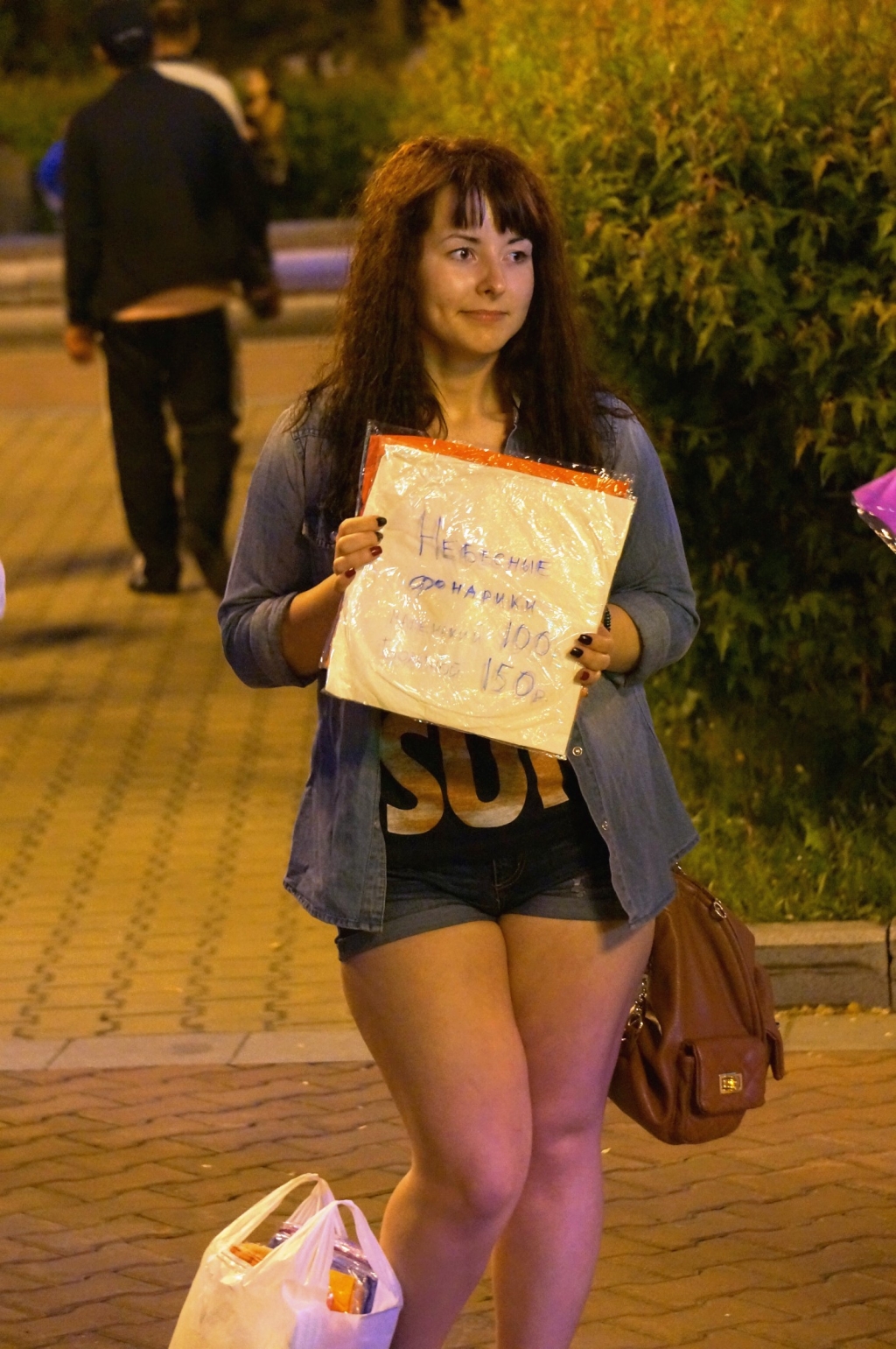 Любители небесных фонариков плевали на закон и запускали огнеопасные изделия в Хабаровске, Фото с места события собственное