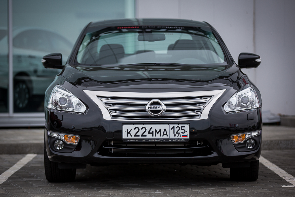 Новая Nissan Teana с мотором 3,5 литра, Фото с места события собственное