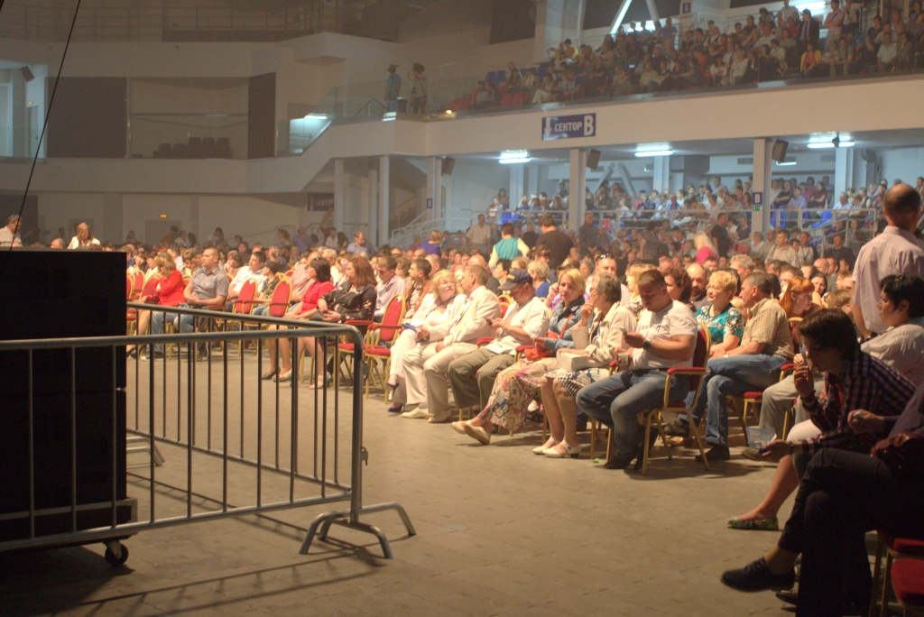 Концерт группы "ЛЮБЭ", Фото с места события собственное