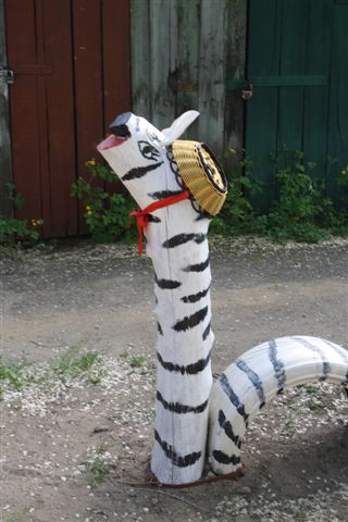 Конкурс на лучший двор стартовал в Биробиджане Жильцы 12-квартирноой деревянной двухэтажк, Фото с места события собственное