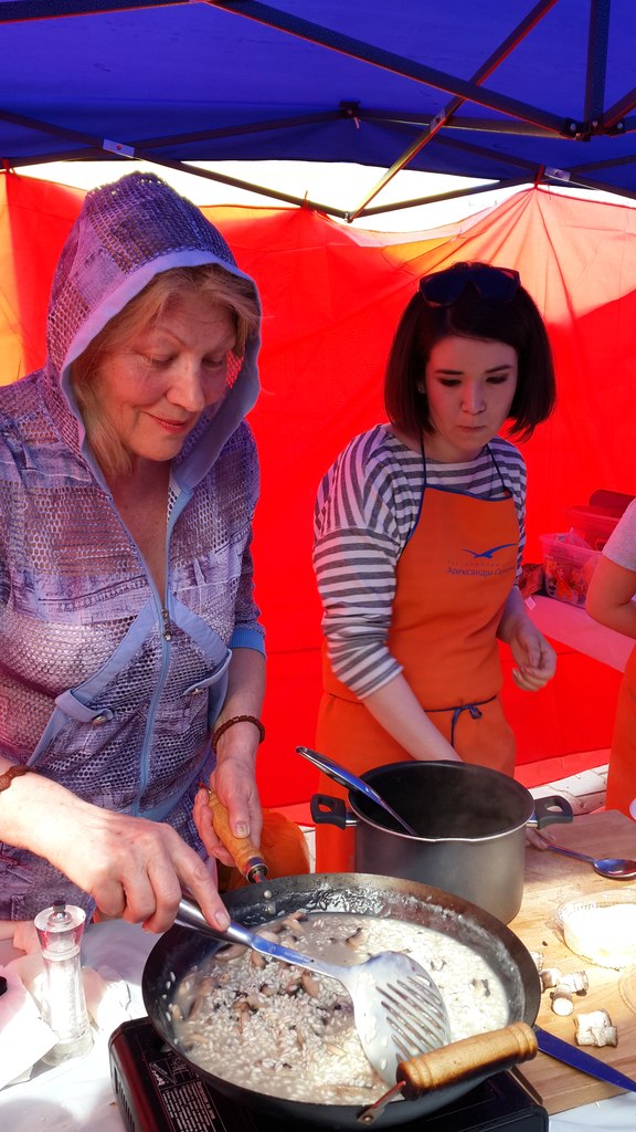 Праздник вкусной еды прошел в столице Якутии, Фото с места события собственное