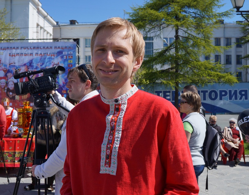 Руководитель управления внутренней политики аппарата губернатора региона Максим Бродкин, Фото с места события собственное