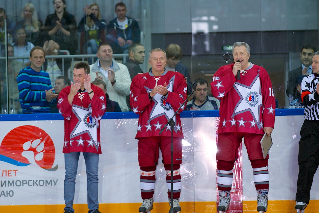 Вячеслав Фетисов, Владимир Миклушевский и Александр Якушев, Фото с места события из других источников