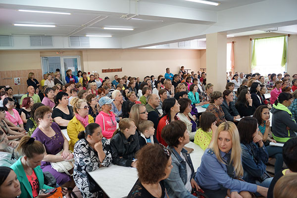 Родители, Фото с места события из других источников