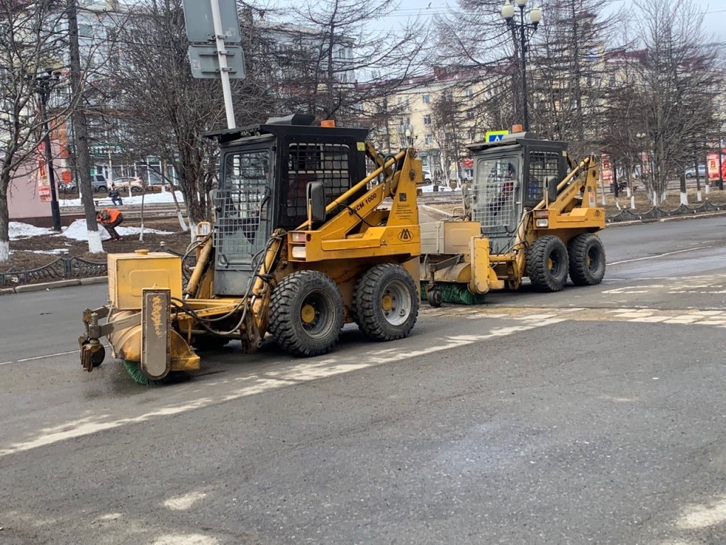 В Магадане продолжают уборку улиц