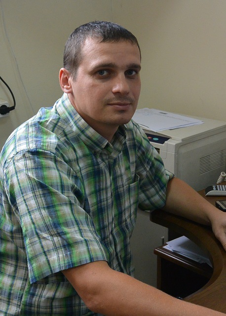 Менеджер по работе с клиентами компании "ДальАвто" Евгений Кузьмишин, Фото с места события собственное