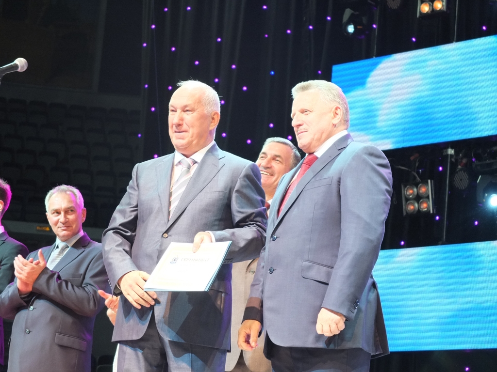 Большой выпускной вечер прошел в Хабаровске, Фото с места события собственное