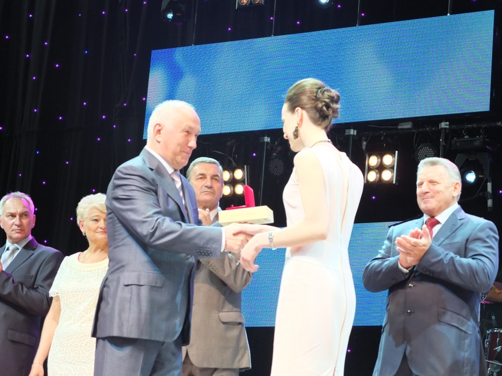 Большой выпускной вечер прошел в Хабаровске, Фото с места события собственное