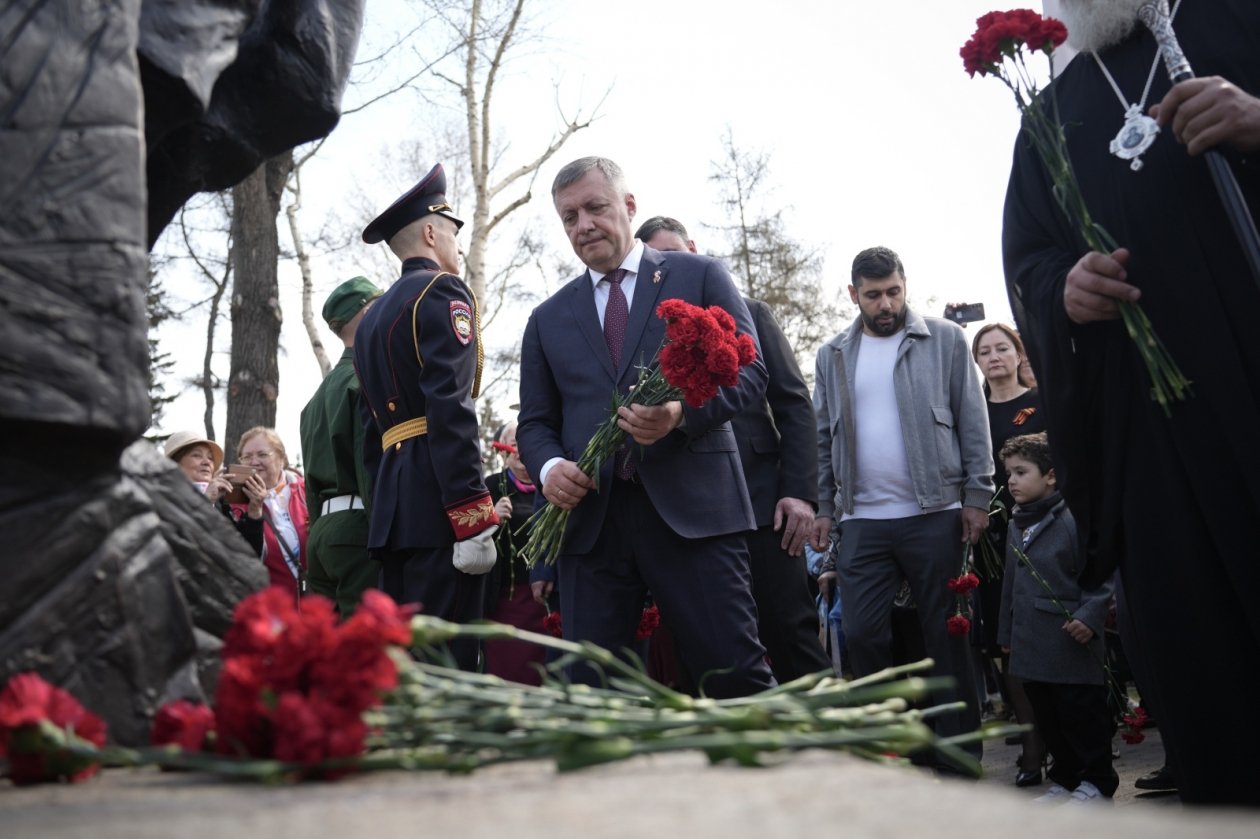 В Иркутске открыли памятник детям — узникам фашистских лагерей